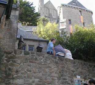 Viele Streppenstufen führen hin 