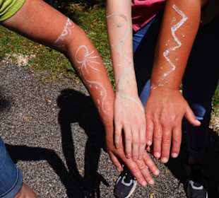 "Tatoos" im SteinZeitGarten