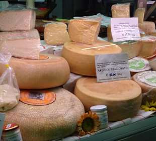 Rundgang durch den Mercato Civico di San Benedetto