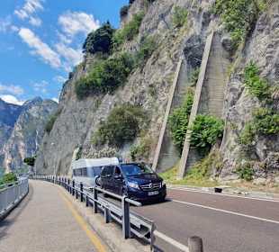 Vor dem Verkehr geschützt