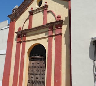 Das ist der alte Flügel der Kirche