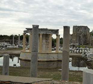 Teile vom Tempel in Side