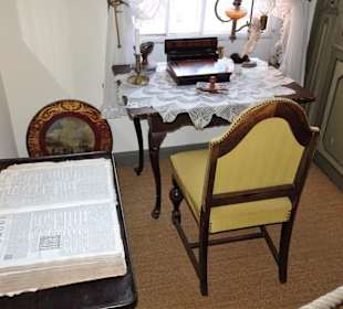 Rundgang durch die Museumsräume des Hauses Samson