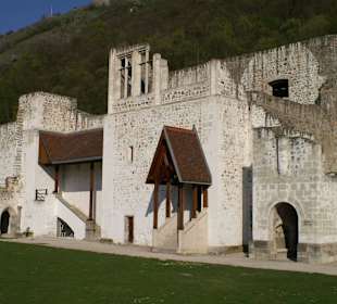 Alte Palastanlage, unterhalb des Burgberges