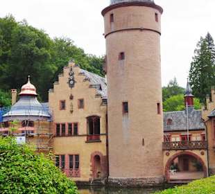 Außenansicht von Schloss Mespelbrunn
