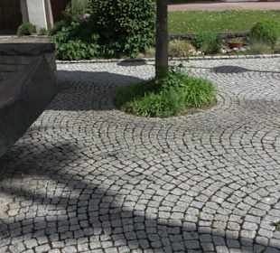 Dorfbrunnen an der Kirche Bittelbronn