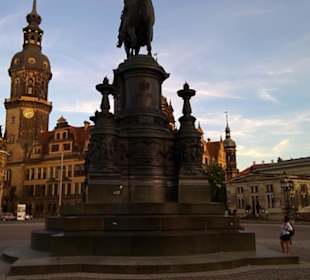 Altstadt König-Johann-Denkmal