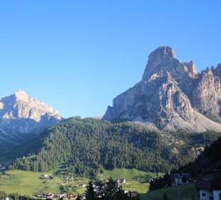 Der Sassongher von Corvara aus gesehen