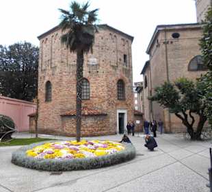 Baptisterium der Kathedrale von Ravenna