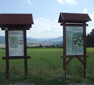 Informationstafeln am Wanderweg zum Point Alpha