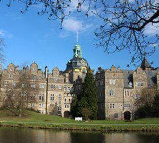 Blick vom Schlosspark auf das Schloss