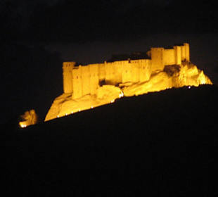 Arabische Burg bei Nacht