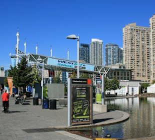 Spaziergang am Harbourfront Centre