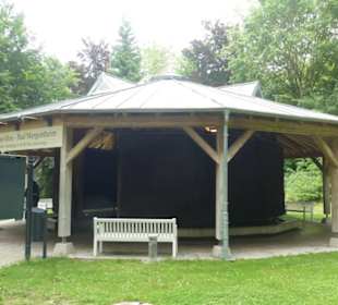 Beim Gradierpavillon im Kurpark
