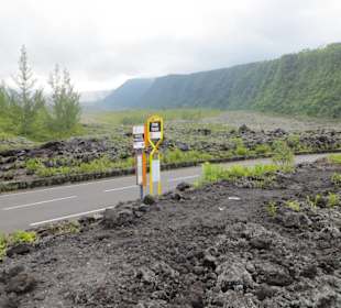 Lava Feld mit neuer Straße 