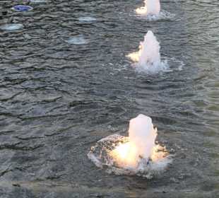 Wasserkaskaden mit Wasserspiele beim Fernsehturm