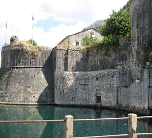 Wuchtige Befestigungen