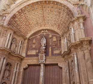 Haupteingang (Zugang jetzt über Nebeneingang)