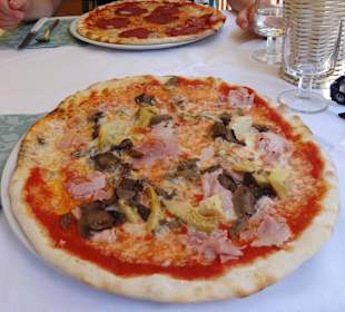 Lecker Pizza