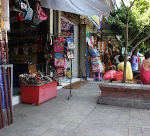 Kurz warten bis Freddy mit dem Auto vorfährt