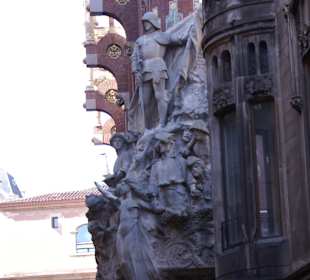 Perfekte Bildhauerei an der Seite