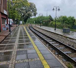 Bahnsteig  bei Regen