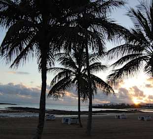 Plaża El Reducto, malowniczy zachód słońca