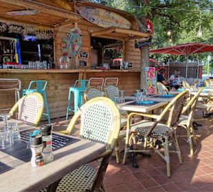 Der Barbereich der Terrasse