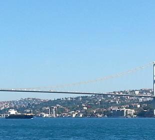 Blick auf die Brücke