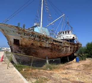 Ausrangiertes Schiff aus der Nähe