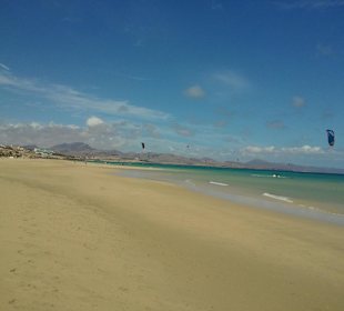 V pozadí Costa Calma