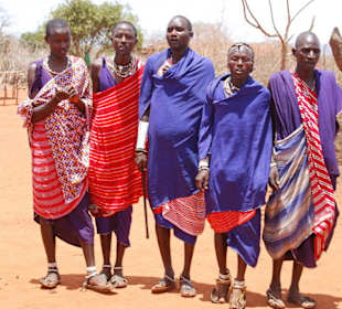 Die Tänzer machen sich warm