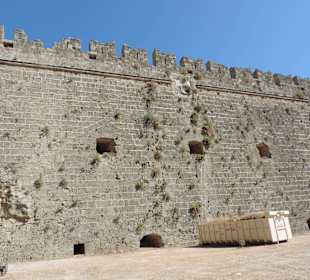 Rhodos -  opevnění s příkopem