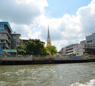 Fahrt auf dem Chao Phraya Fluss Bangkok