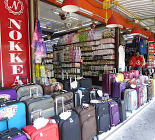 Kofferabteilung und Souveniers