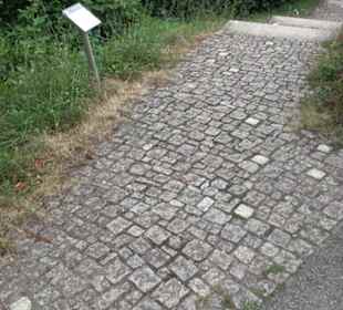 Skulptur fluoreszierende Pflaster von Heubner