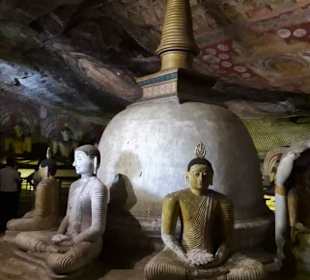 Buddhastatuen in den Felsenhöhlen
