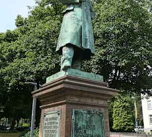 Das Denkmal David Hansemann in der Monheimsallee