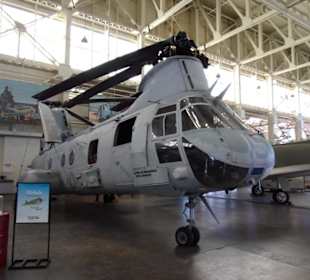 Im Flugzeug und Hubschaubermuseum