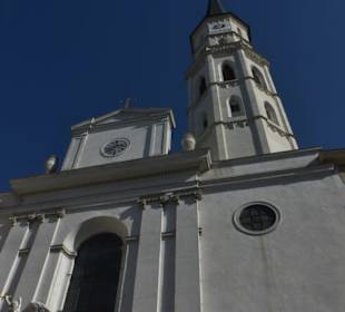 Die Michaelerkirche gegenüber der Hofburg
