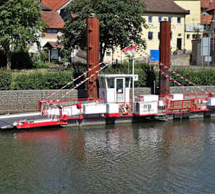 Fähre am Ufer des Mains