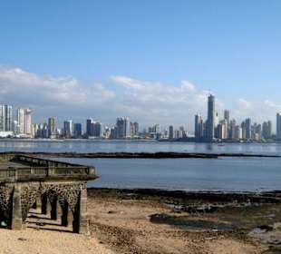 Blick auf Panama City von Casco Viejo aus