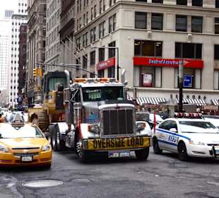 Машины в центре Нью-Йорка
