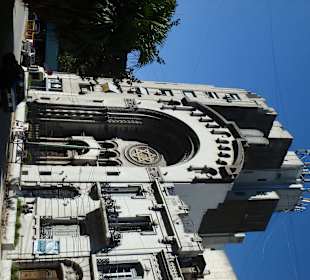 Seitlicher Blick auf die Synagoge