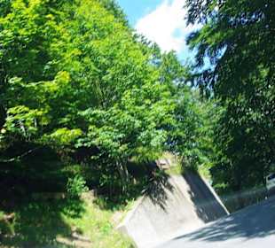 Alte Strasse nicht ausgebaut