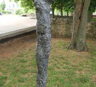 Eigenartiges Denkmal für Erich Arendt