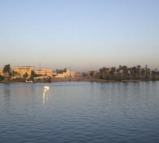 Ankunft in Luxor bei Sonnenuntergang