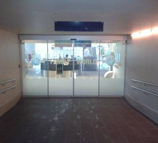 Gang zum Kinder- u Familienbereich