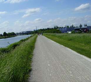 Radweg am Main-Donau-Kanal