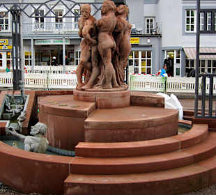 Promenade zur Altstadt-Kurschattenbrunnen